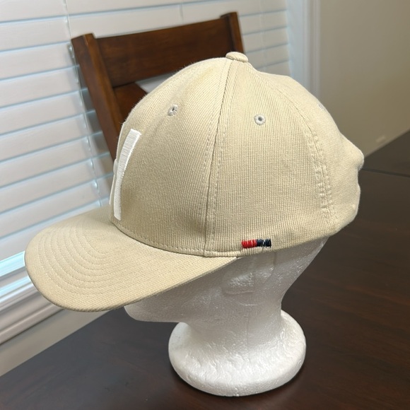 Herschel Supply Co. Cream Embroidered “H” SnapBack Cap - Picture 6 of 12